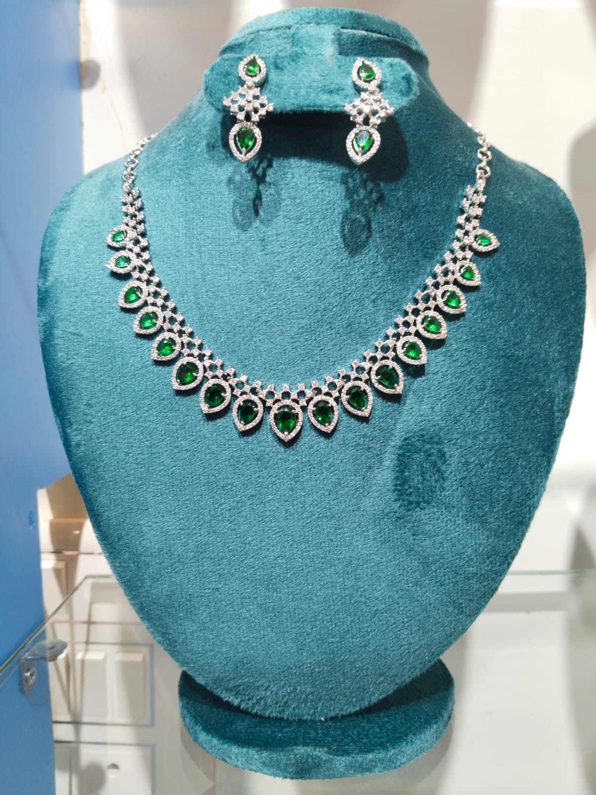 Glamorous American Diamond & Teardrop Stone Necklace Set