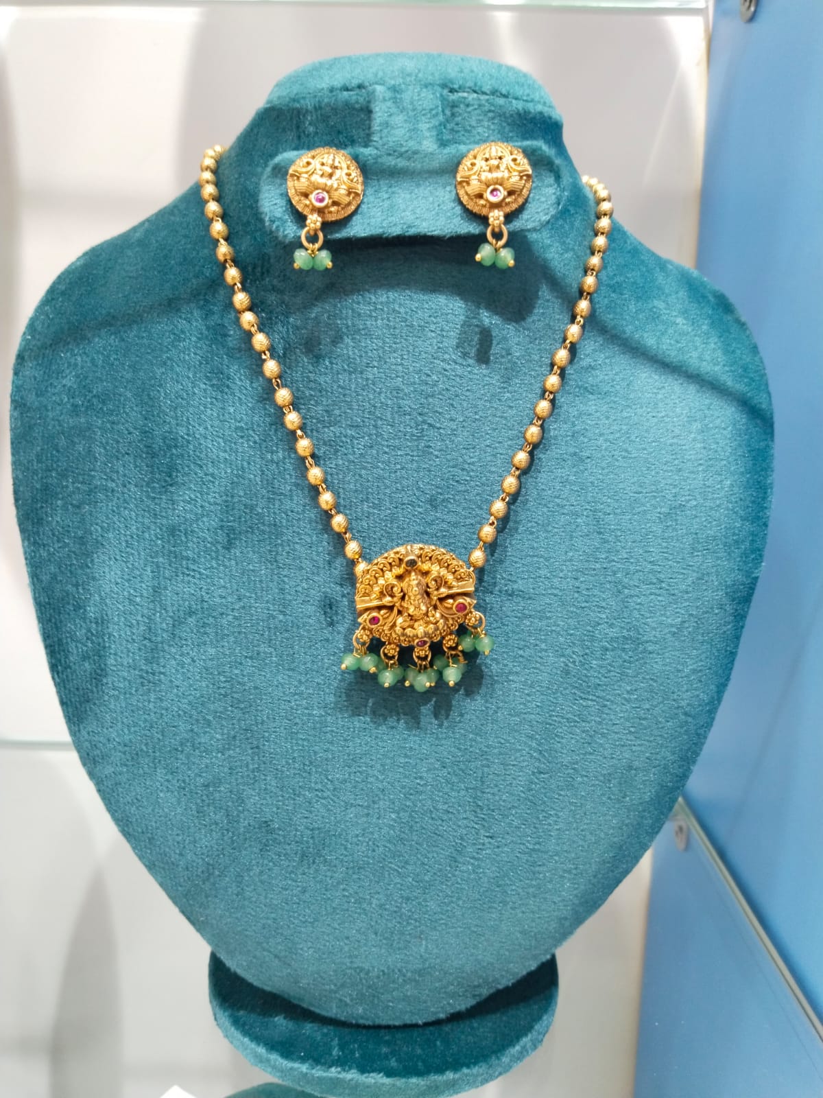 Traditional Antique Gold Bead Chain Temple Necklace Set with Green Beads