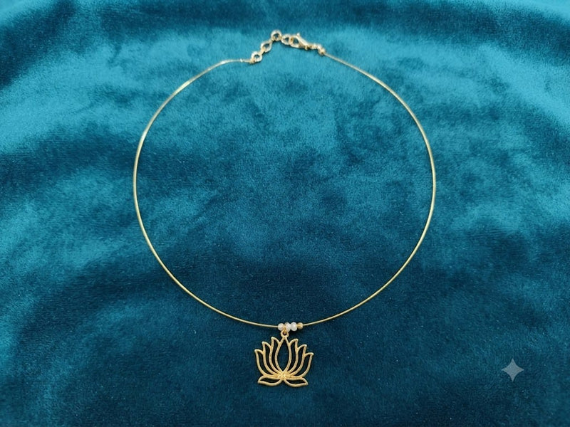 Minimalist Gold Wire Lotus Pendant Necklace – Lotus Bloom Choker