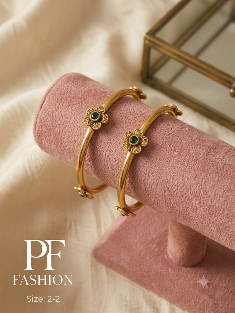 PF Fashion Delicate Floral Motif Gold-Plated Bangle Set with Emerald Stones
