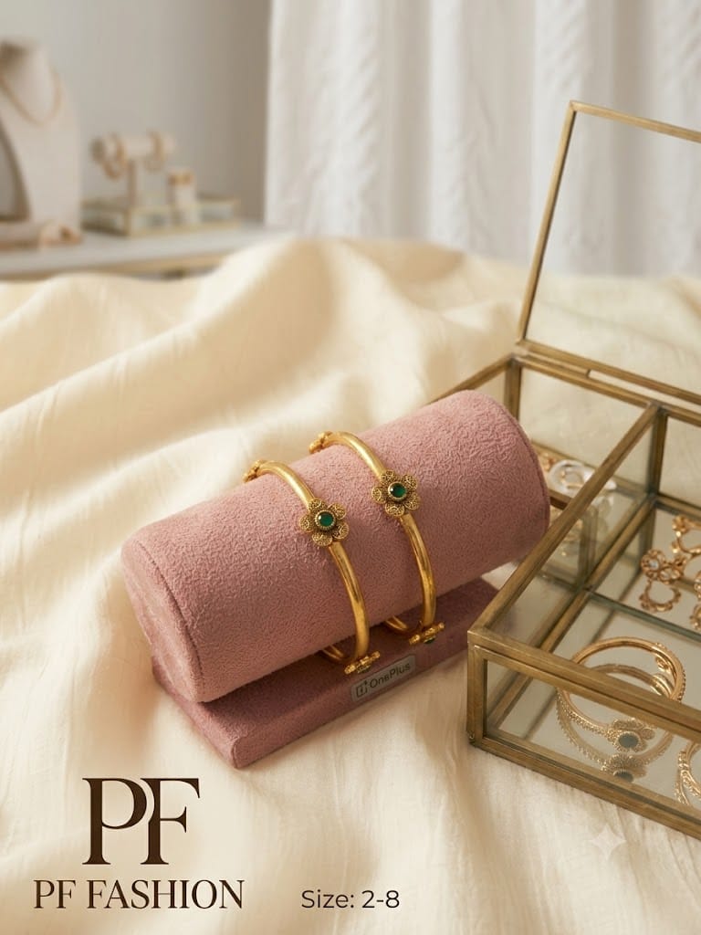 PF Fashion Delicate Floral Motif Gold-Plated Bangle Set with Emerald Stones